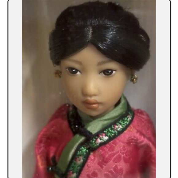 American Girl - Girls of Many Lands Spring Pearl - Picture 2 of 8